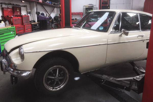 car-restoration2-600x400